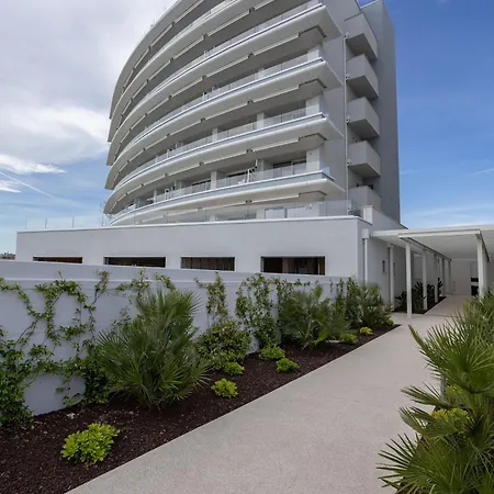 Residenze Da Vinci Azzurro * 西尼加利亚