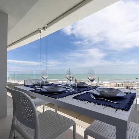Residenze Da Vinci Azzurro Сенигаллия